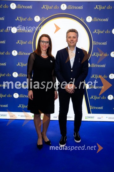  ... ; prof. dr. Uroš Ahčan, specialist plastične kirurgijePodelitev priznanja RS za poslovno odličnost