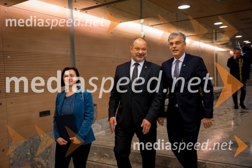  ... ;  Alojz  Kovšca, predsednik Državnega sveta Republike Slovenije; mag. Črtomir Remec, direktor Stanovanjskega sklada RSSlovenski inženirski dan