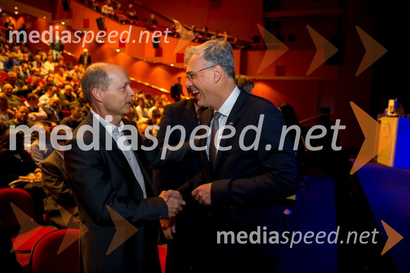  ... ; mag. Črtomir Remec, direktor Stanovanjskega sklada RSSlovenski inženirski dan