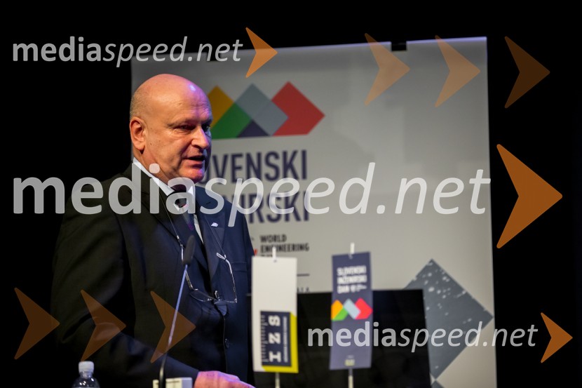  Mitja  Lenassi, predsednik, Komisija Inženirske zbornice Slovenije za trajnostno gradnjoSlovenski inženirski dan