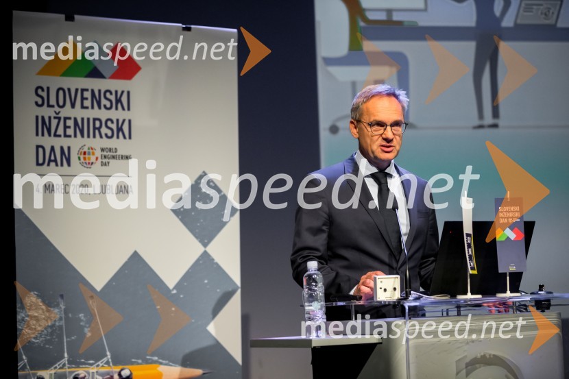  Angelo Žigon, direktor podjetja Elea iC d.o.oSlovenski inženirski dan
