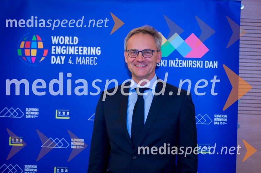  Angelo Žigon, direktor podjetja Elea iC d.o.oSlovenski inženirski dan