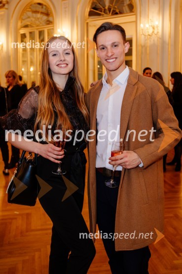  Mina Radaković, baletna plesalka;  Davide Buffone, baletni plesalecFalling Angels, premiera baleta v SNG Maribor