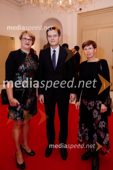  Lidija Divjak Mirnik, direktorica Študentskih domov UM, nekdanja mestna svetnica MOM (LPR); prof. dr. Zdravko Kačič, rektor Univerze v Mariboru;  ... Falling Angels, premiera baleta v SNG Maribor