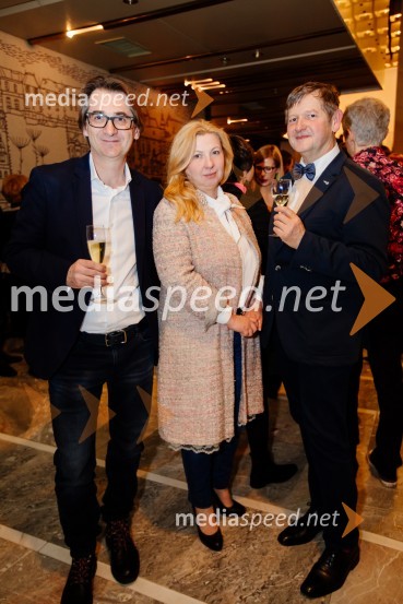  Aleksandar  Popovski, režiser, umetniški direktor Drame SNG Maribor;  ... ;  Primož Premzl, založnik in galeristFalling Angels, premiera baleta v SNG Maribor