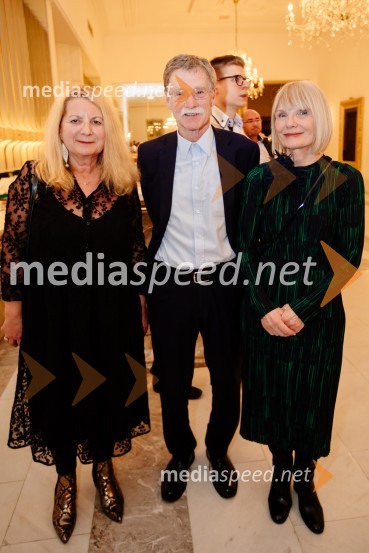  Darka Zvonar Predan, novinarka;  ... ;  ... Falling Angels, premiera baleta v SNG Maribor