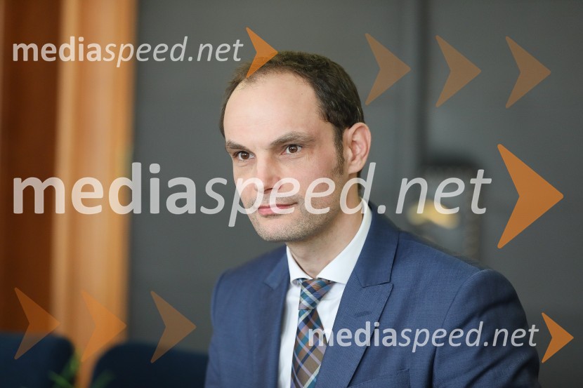  Anže Logar, poslanec SDS, predsednik Ljubljanskega odbora SDS Zaslišanja ministrov tretje Janševe vlade