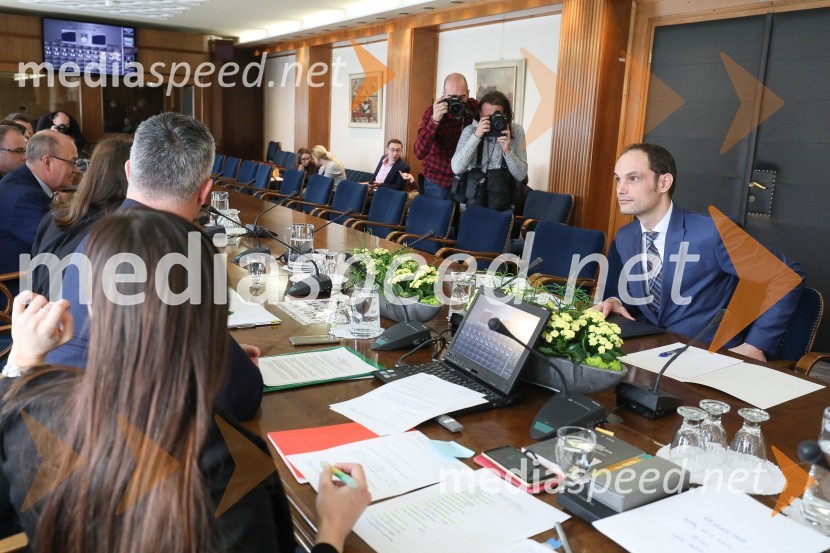  Anže Logar, poslanec SDS, predsednik Ljubljanskega odbora SDS Zaslišanja ministrov tretje Janševe vlade