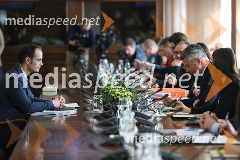  Anže Logar, poslanec SDS, predsednik Ljubljanskega odbora SDS ;  Matjaž Nemec, podpredsednik državnega zbora in politik Socialnih demokratov Zaslišanja ministrov tretje Janševe vlade