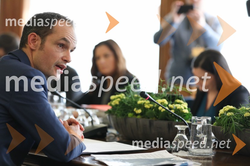  Anže Logar, poslanec SDS, predsednik Ljubljanskega odbora SDS Zaslišanja ministrov tretje Janševe vlade