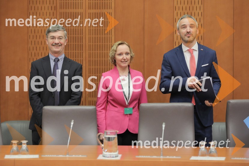  ... ;  ... ;  Janez Cigler Kralj, minister za delo, družino, socialne zadeve in enake možnostiZaslišanja ministrov tretje Janševe vlade