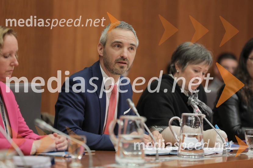  Janez Cigler Kralj, minister za delo, družino, socialne zadeve in enake možnostiZaslišanja ministrov tretje Janševe vlade