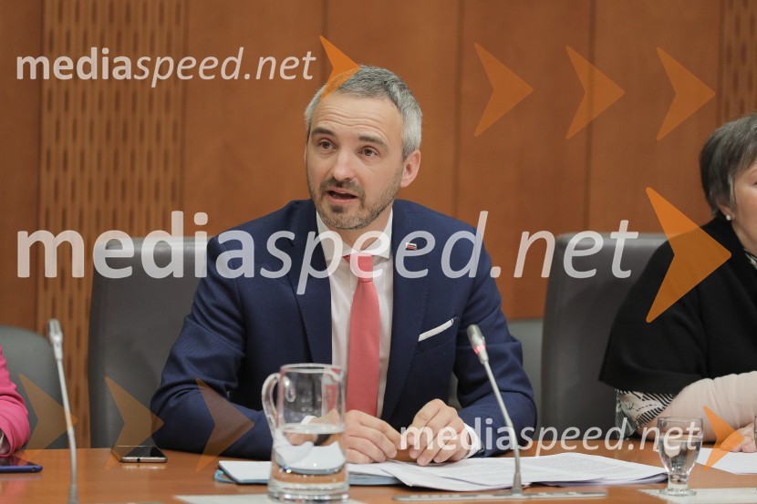  Janez Cigler Kralj, minister za delo, družino, socialne zadeve in enake možnostiZaslišanja ministrov tretje Janševe vlade