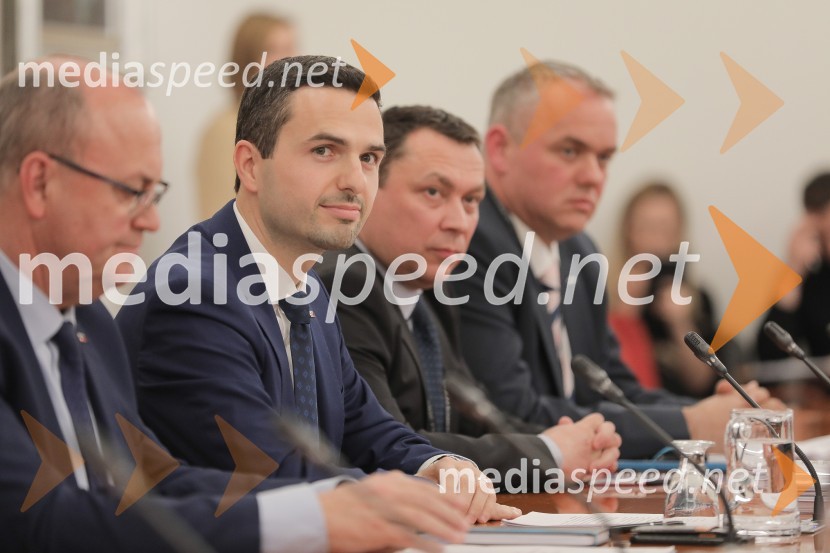  Matej Tonin, podpredsednik vlade in minister za obrambo;  ... ;  ... Zaslišanja ministrov tretje Janševe vlade