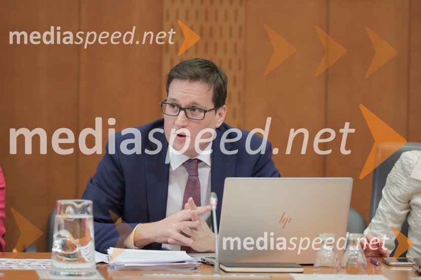  Boštjan  Koritnik , minister za javno upravoZaslišanja ministrov tretje Janševe vlade