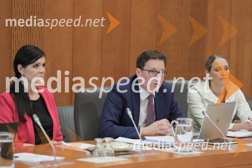  ... ;  Boštjan  Koritnik , minister za javno upravo;  ... Zaslišanja ministrov tretje Janševe vlade