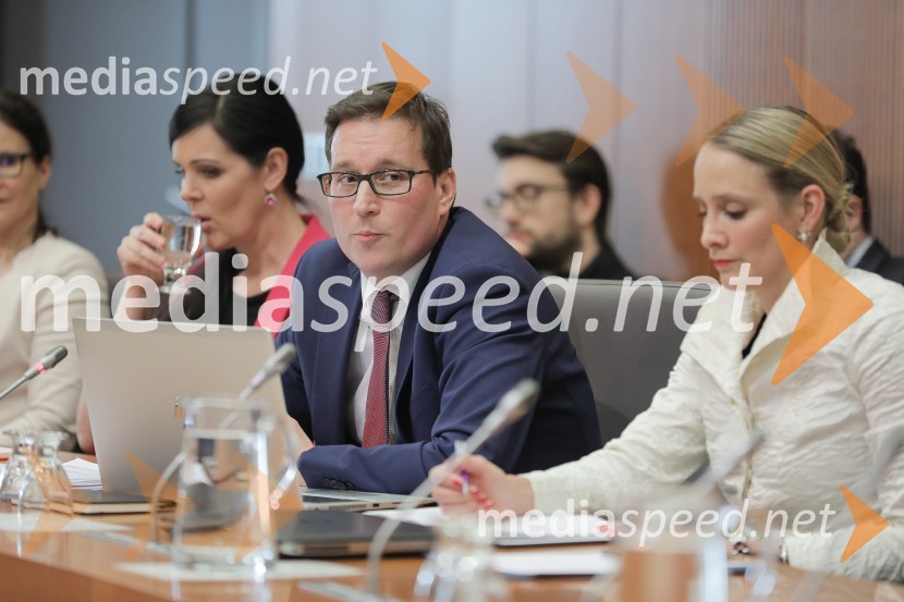  Boštjan  Koritnik , minister za javno upravo;  ... Zaslišanja ministrov tretje Janševe vlade