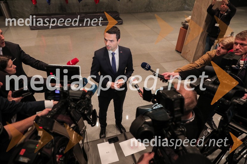  Matej Tonin, predsednik NSiPotrjena 3. Janševa vlada