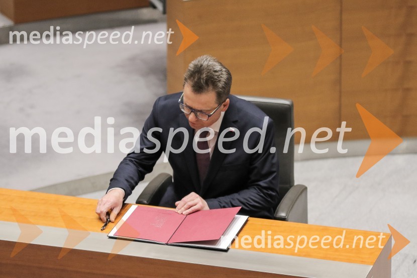  Zvone  Černač, minister brez resorja, pristojen za strateške projekte in kohezijoPotrjena 3. Janševa vlada