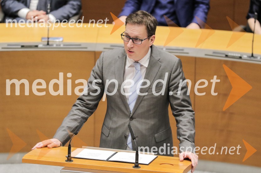  Boštjan  Koritnik , minister za javno upravoPotrjena 3. Janševa vlada