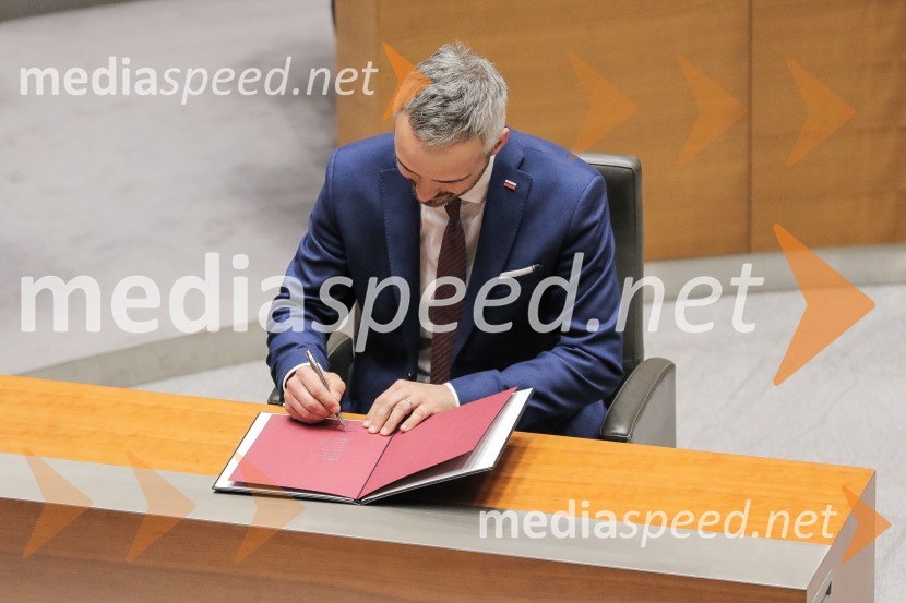  Janez Cigler Kralj, minister za delo, družino, socialne zadeve in enake možnostiPotrjena 3. Janševa vlada