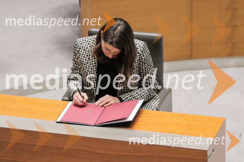 dr. Simona Kustec, ministrica za izobraževanje, znanost in športPotrjena 3. Janševa vlada
