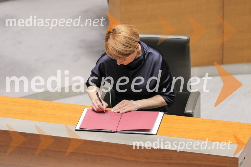 dr. Aleksandra Pivec, ministrica za kmetijstvo, gozdarstvo in prehrano RS, predsednica stranke DESUSPotrjena 3. Janševa vlada