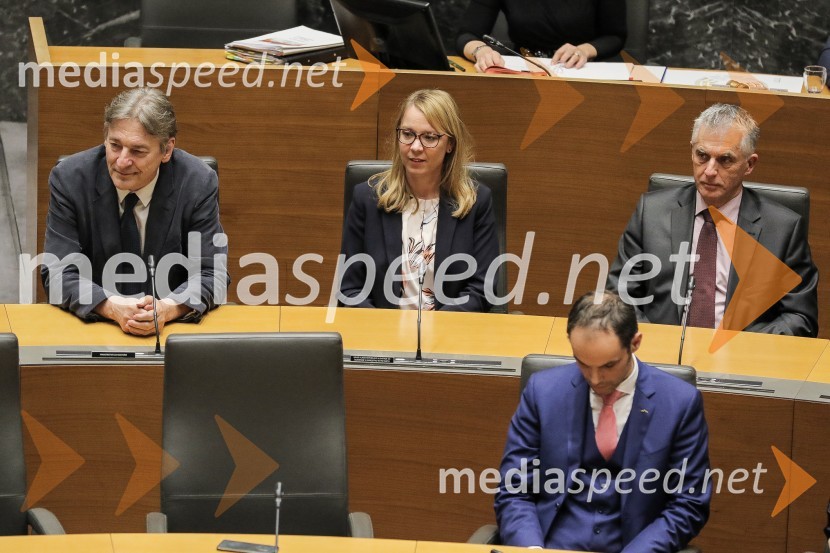  Vasko Simoniti, minister za kulturo;  Helena  Jaklitsch, ministrica brez resorja, pristojna za področje odnosov med RS in avtohtono slovensko narodno skupnostjo v sosednjih državah ter med RS in Slovenci po svetu;  Anže Logar, minister za zunanje zadeve;  Tomaž Gantar, minister za zdravjePotrjena 3. Janševa vlada