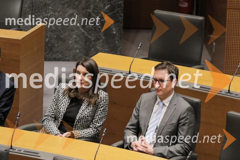 dr. Simona Kustec, ministrica za izobraževanje, znanost in šport;  Boštjan  Koritnik , minister za javno upravoPotrjena 3. Janševa vlada