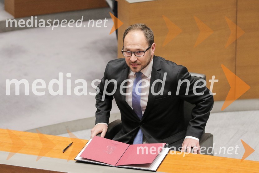  Jernej Vrtovec, minister za infrastrukturoPotrjena 3. Janševa vlada