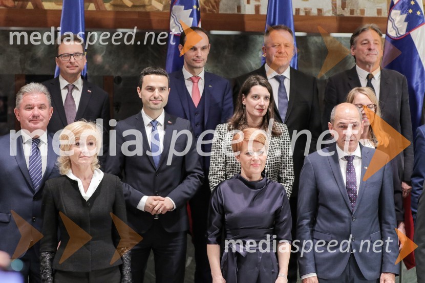 mag. Andrej Vizjak, minister za okolje in prostor;  Zvone  Černač, minister brez resorja, pristojen za strateške projekte in kohezijo;  Lilijana  Kozlovič , ministrica za pravosodje;  Matej Tonin, podpredsednik vlade in minister za obrambo;  Anže Logar, minister za zunanje zadeve; dr. Aleksandra Pivec, ministrica za kmetijstvo, gozdarstvo in prehrano RS, predsednica stranke DESUS; dr. Simona Kustec, ministrica za izobraževanje, znanost in šport;  Zdravko Počivalšek, minister za gospodarski razvoj in tehnologijo;  Janez Janša, predsednik vlade RS;  Vasko Simoniti, minister za kulturoPotrjena 3. Janševa vlada