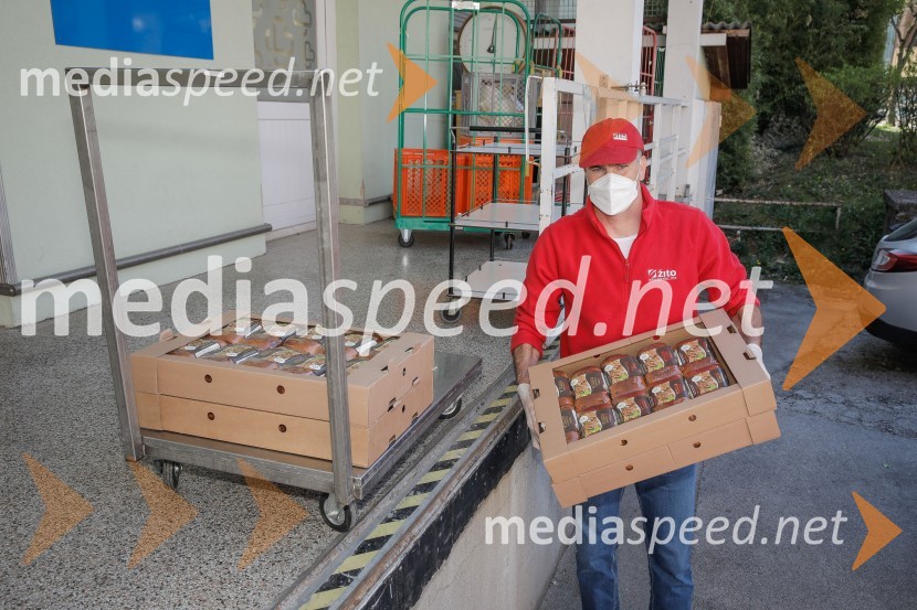 Žito podaril 1 tono velikonočnih potic