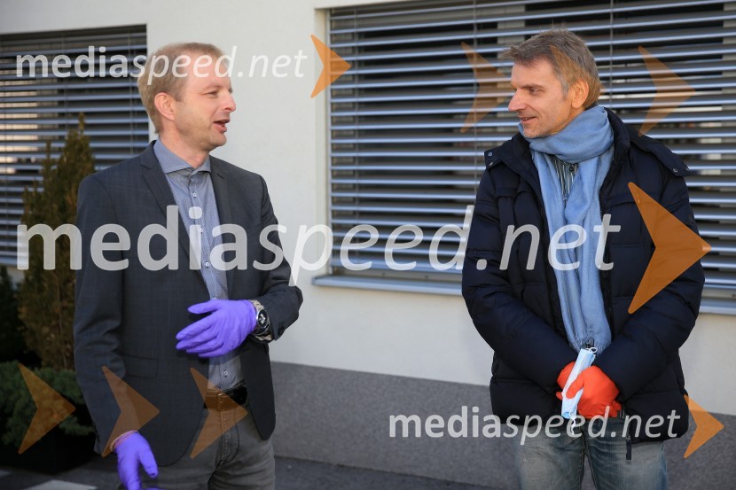  Borut Suhadolnik, Henkel Maribor d.o.o.Henkel podaril 2 toni izdelkov in računalnike