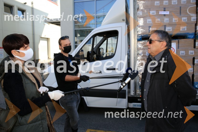  Franja  Pižmoht Potisk, novinarka;  Aleks Horvat, novinar, Radio Maribor; mag. Miran Kerin, psiholog, predsednik Skupščine Skupnosti Centrov za socialno delo Slovenije, direktor Centra za socialno delo PtujHenkel podaril 2 toni izdelkov in računalnike