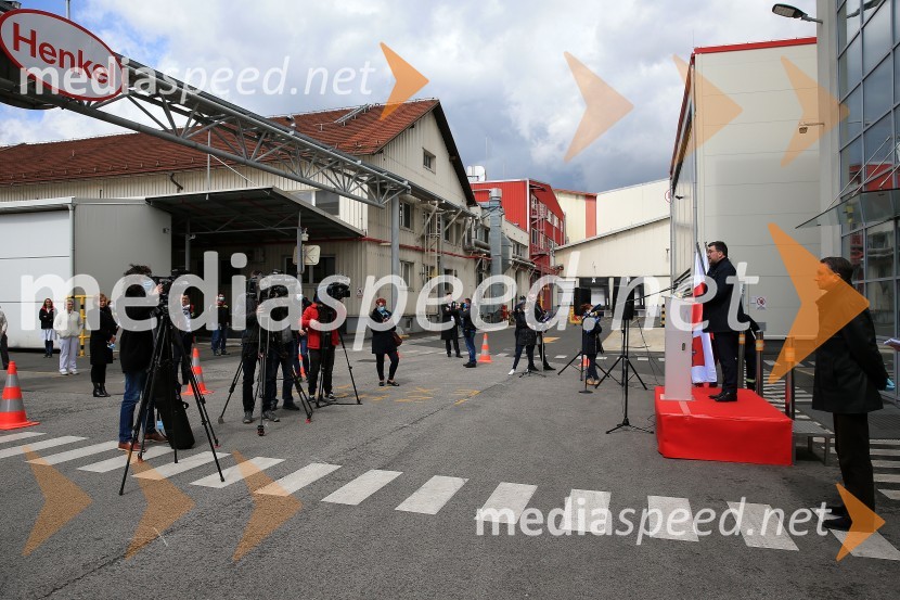  Christof  Vollstedt, direktor Henkel Maribor;  Borut Pahor, predsednik Republike SlovenijePahor obiskal Henkel Maribor
