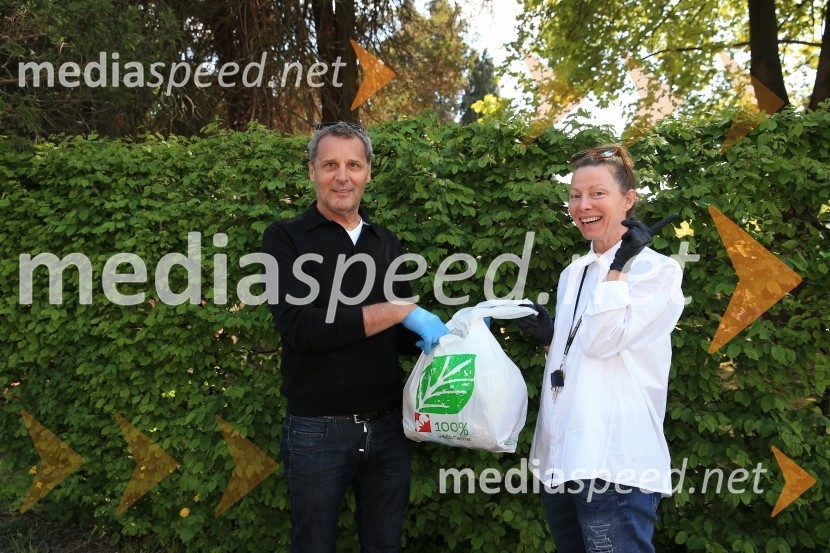  Danilo Rošker, direktor SNG Maribor;  Nataša Matjašec Rošker, igralkaZnani Mariborčani obeležili Svetovni dan Zemlje