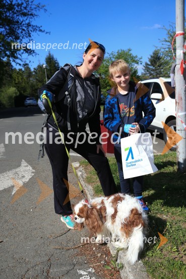  Nataša Jeza Kotnik, vodja marketinga Agencija Sonček;  Staš KotnikZnani Mariborčani obeležili Svetovni dan Zemlje