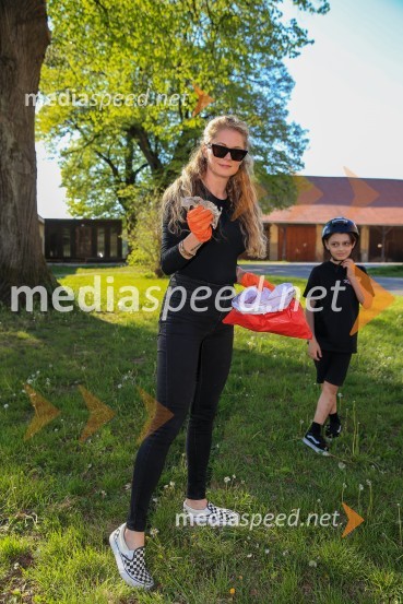  Maša Merc, Miss Slovenije 2000;  Jaša BožičnikZnani Mariborčani obeležili Svetovni dan Zemlje