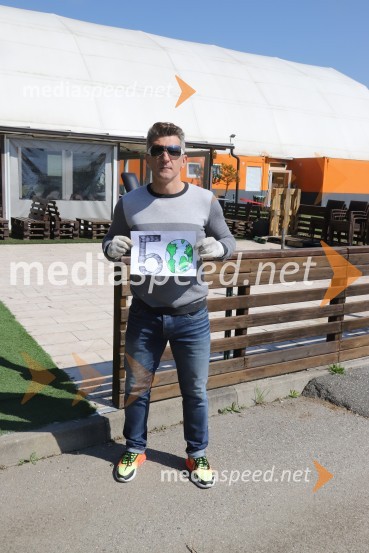  Marinko Galič, nekdanji nogometašZnani Mariborčani obeležili Svetovni dan Zemlje