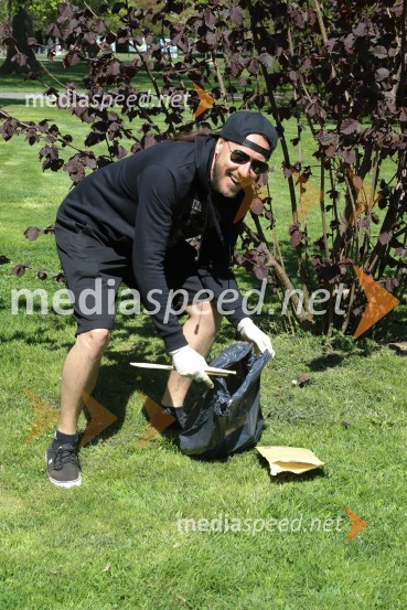  Marko Soršak-Soki, bobnar, skupina Elvis JacksonZnani Mariborčani obeležili Svetovni dan Zemlje