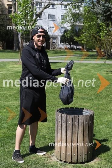  Marko Soršak-Soki, bobnar, skupina Elvis JacksonZnani Mariborčani obeležili Svetovni dan Zemlje