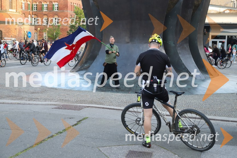 Protivladni protest na kolesih v Mariboru