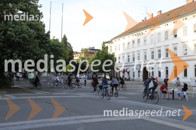Protivladni protest na kolesih v Mariboru