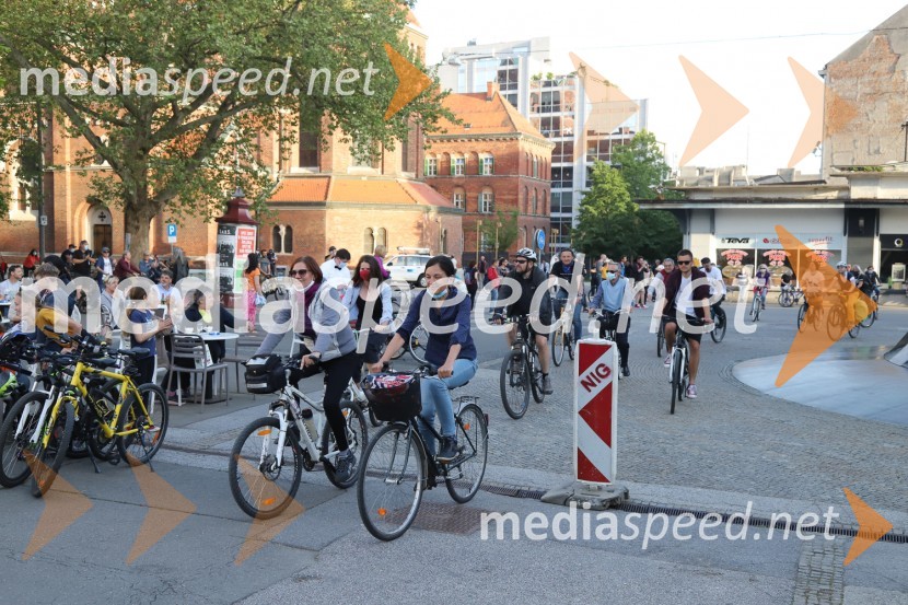 Protivladni protest na kolesih v Mariboru