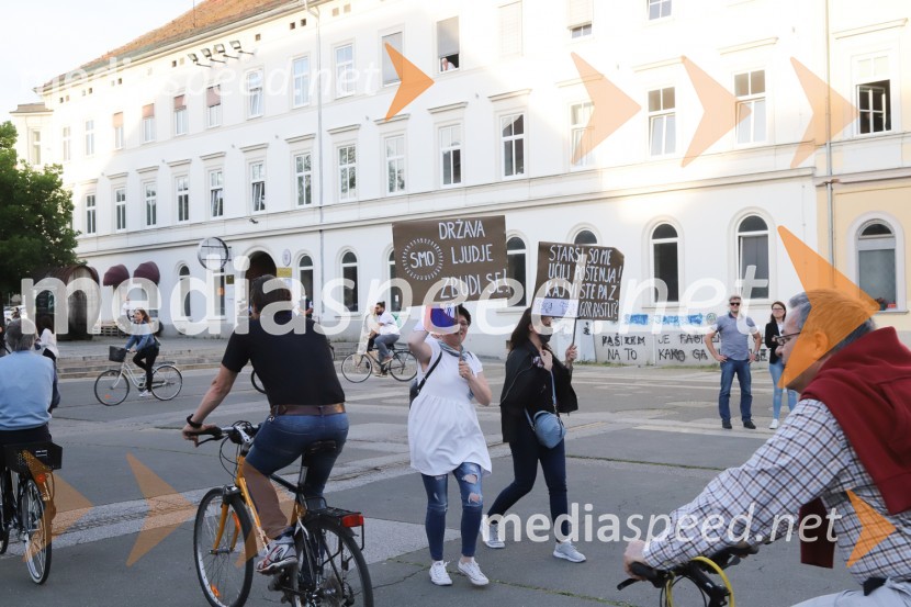 Protivladni protest na kolesih v Mariboru