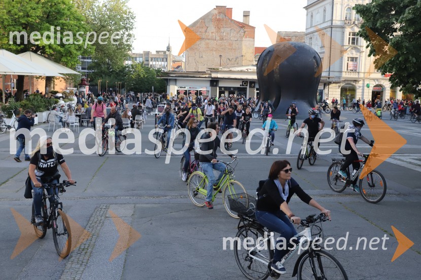 Protivladni protest na kolesih v Mariboru