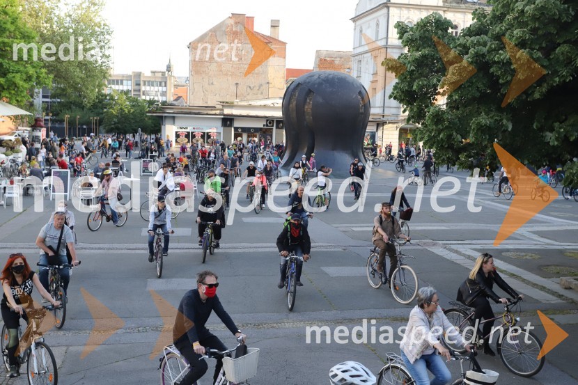 Protivladni protest na kolesih v Mariboru