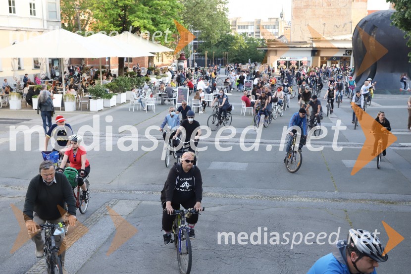 Protivladni protest na kolesih v Mariboru