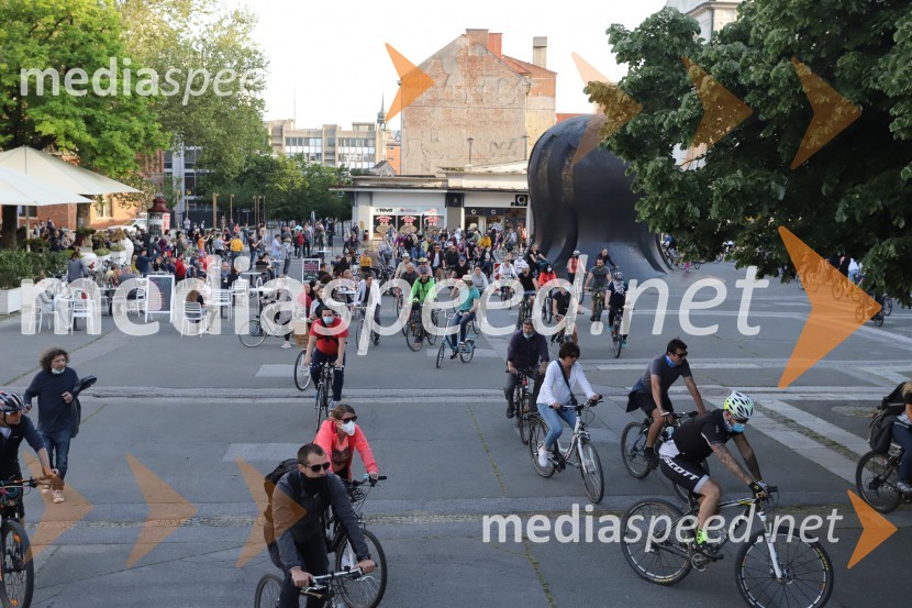 Protivladni protest na kolesih v Mariboru