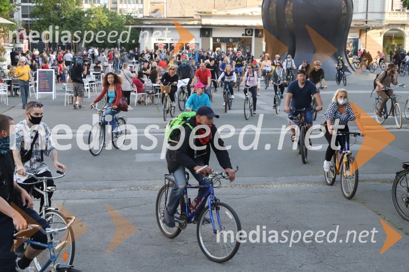 Protivladni protest na kolesih v Mariboru